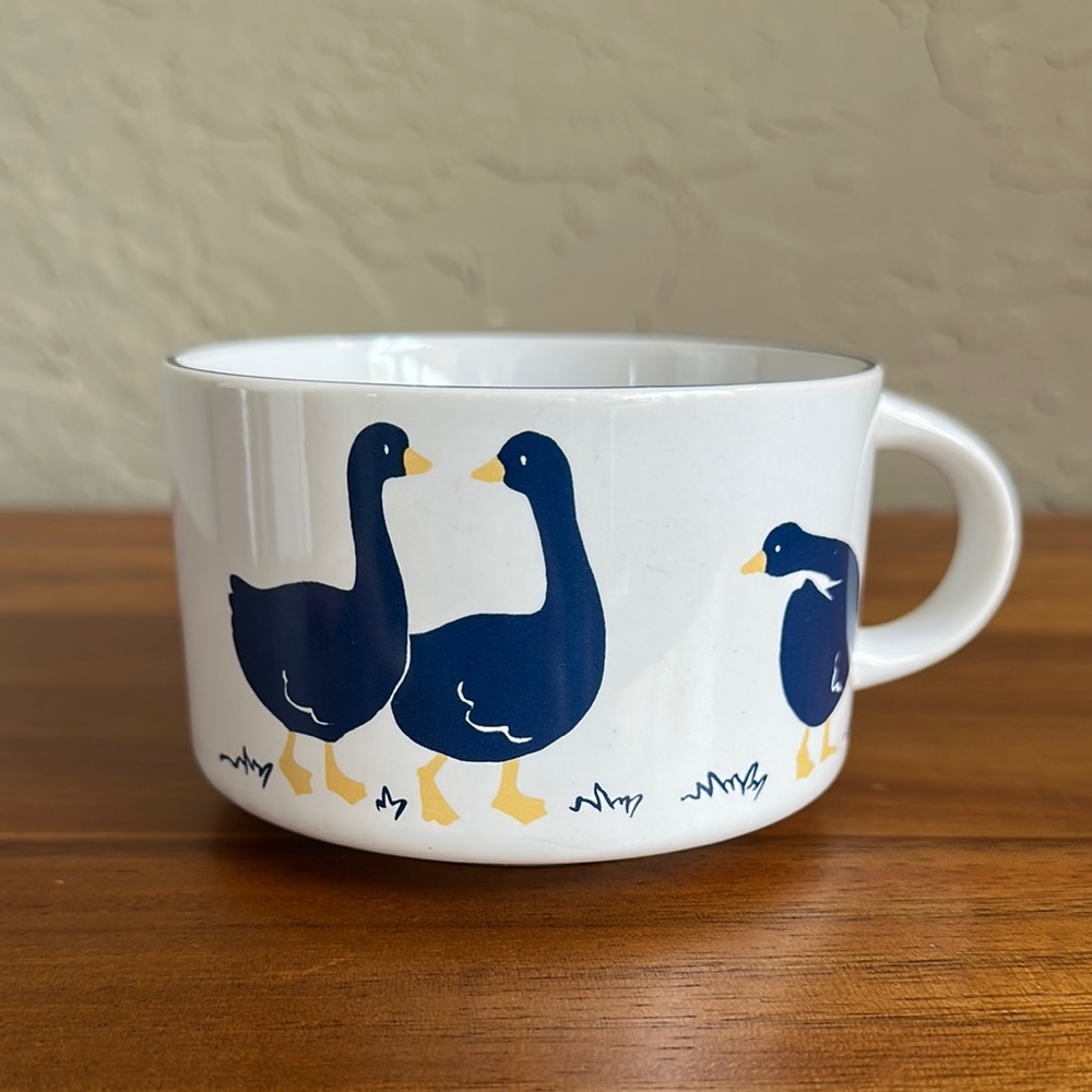 Charming Duck Design Mug - Blue and White Farmhouse Cottage‎ Vintage